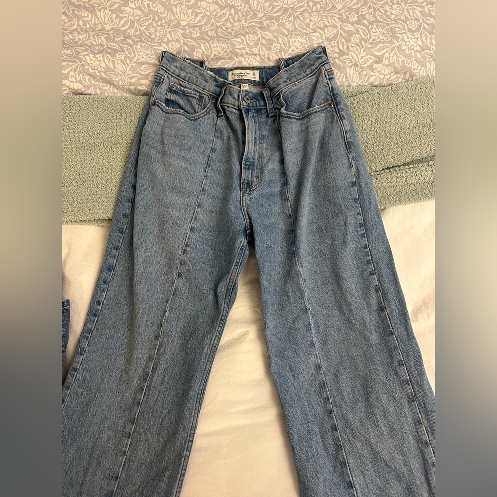 Abercrombie & Fitch Women's High Rise Jeans
